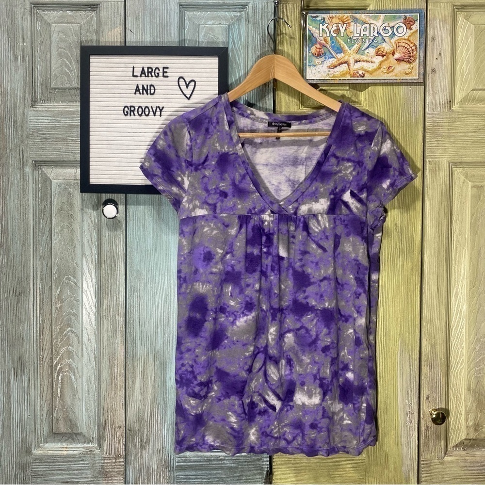 𝅺daisy Fuentes Tie Dyed T Shirt Size Large​
